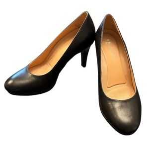 Classic Black Women's Leather Heals, Nautralizer N5 Contour, Size 7.5 Wide